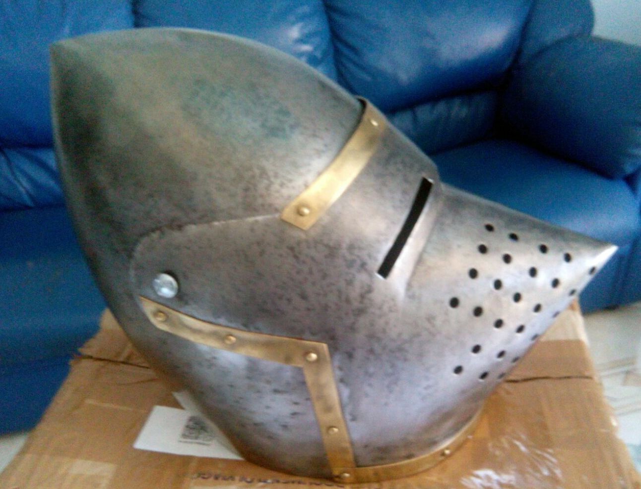 Elmo medievale becco di passero secolo XV_3